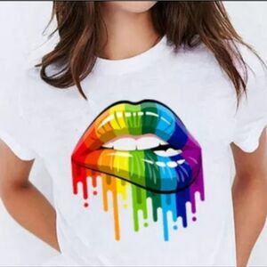 ⚛️PRICEDROP⚛️White Rainbow Dripping Lips Tee